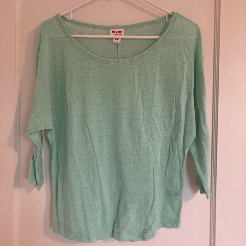 Quarter length sleeve Mossimo top